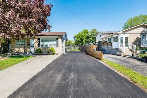 32 Madoc Drive, ON L6V 1Z9