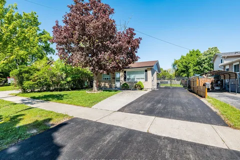 32 Madoc Drive, ON L6V 1Z9