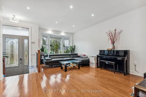 2C Bexley Crescent, ON M6N 2P5