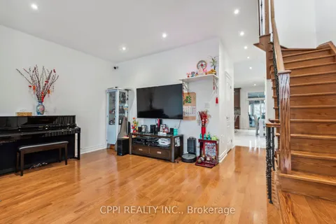2C Bexley Crescent, ON M6N 2P5