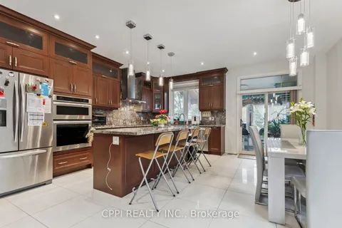 2C Bexley Crescent, ON M6N 2P5