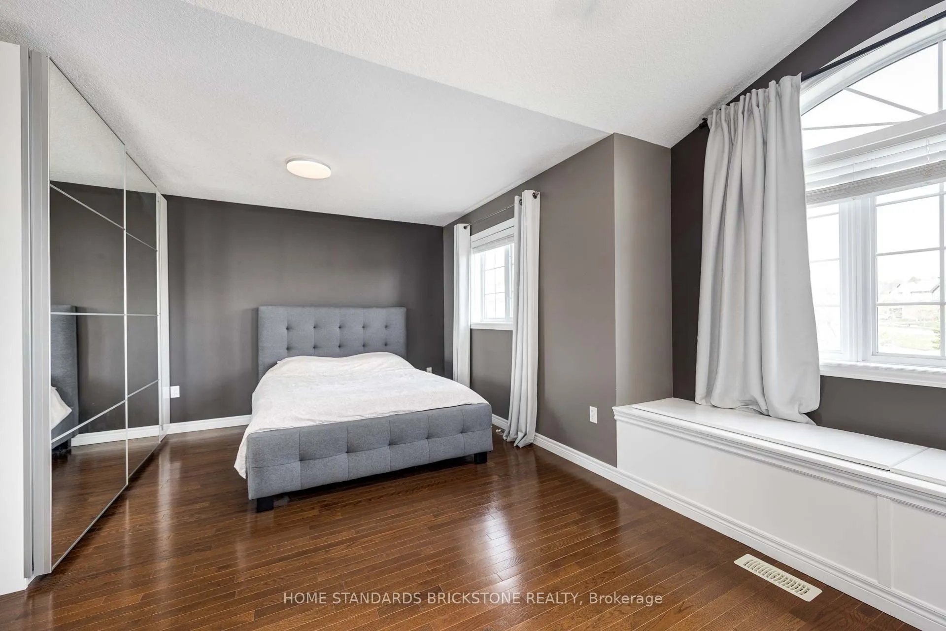 68 Sandringham Circle, ON L9W 0A6