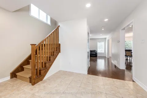 68 Sandringham Circle, ON L9W 0A6