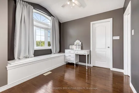 68 Sandringham Circle, ON L9W 0A6