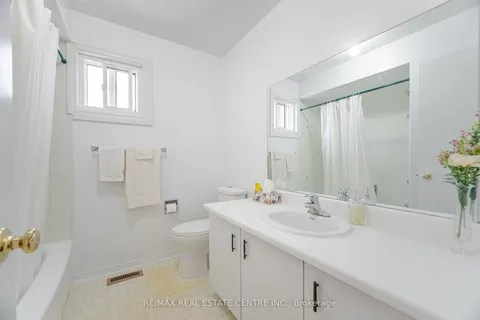 5246 Palomar Crescent, ON L5R 2W7