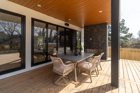 1560 Asgard Drive, ON L5E 2B9