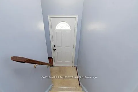 6939 Justine Drive, ON L4T 1M4