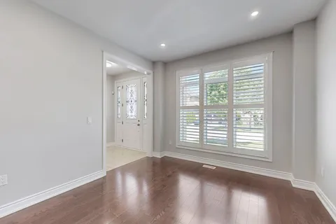 3148 Larry Crescent, ON L6M 0T1