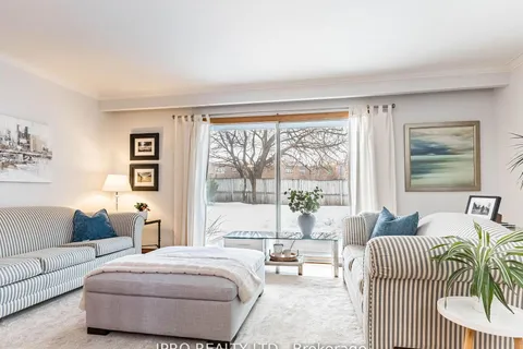 3293 Havenwood Drive, Mississauga, ON L4X 2M2