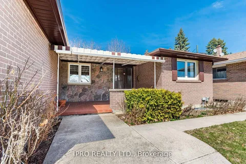3293 Havenwood Drive, Mississauga, ON L4X 2M2