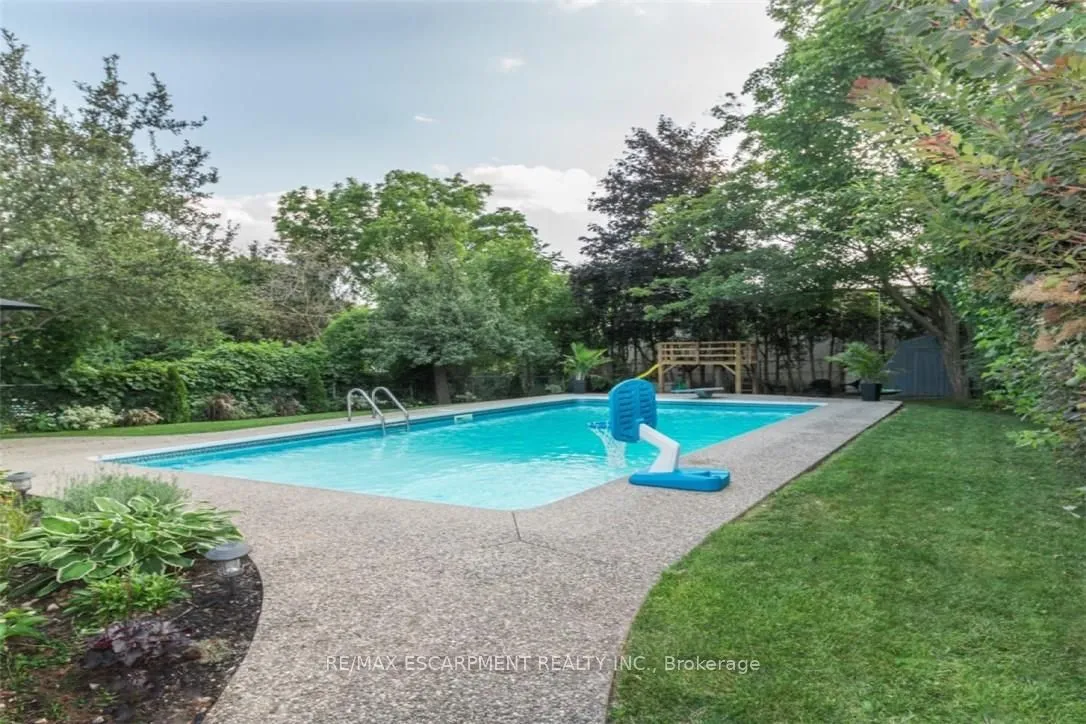 1142 Stanley Drive, ON L7P 2K7