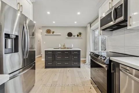 1142 Stanley Drive, ON L7P 2K7