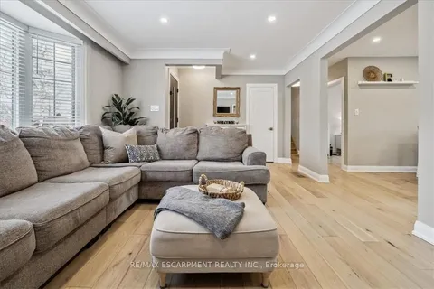 1142 Stanley Drive, ON L7P 2K7