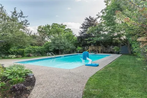 1142 Stanley Drive, ON L7P 2K7