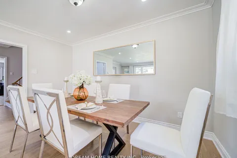 1323 Shamir Crescent, ON L5C 1L2