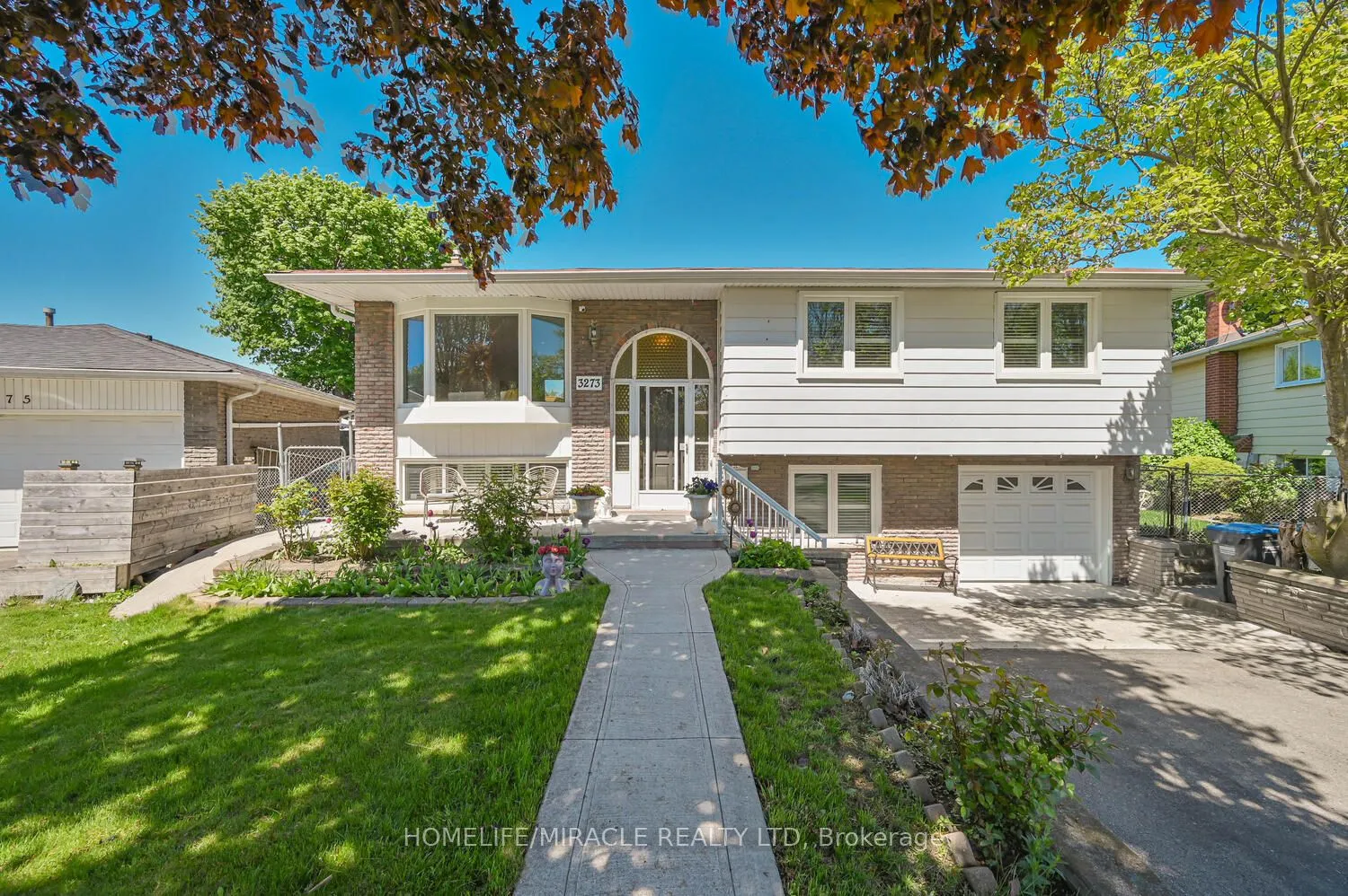 3273 Strabane Drive, ON L5C 1W9