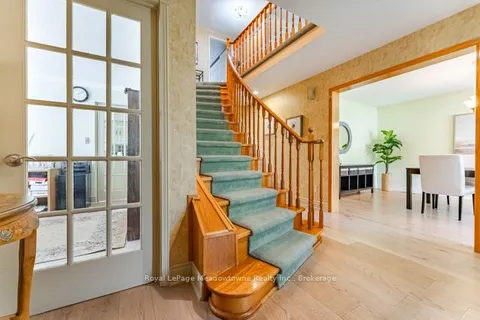 690 Robertson Crescent, ON L9T 4V5