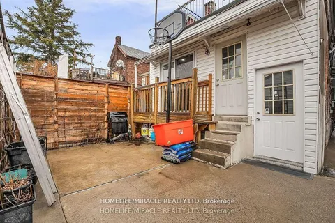 212 Symington Avenue, ON M6P 3W6
