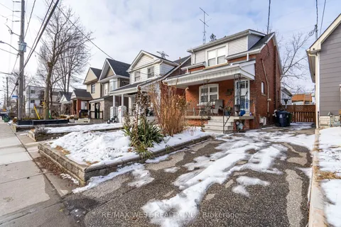 102 Eileen Avenue, ON M6N 1V4