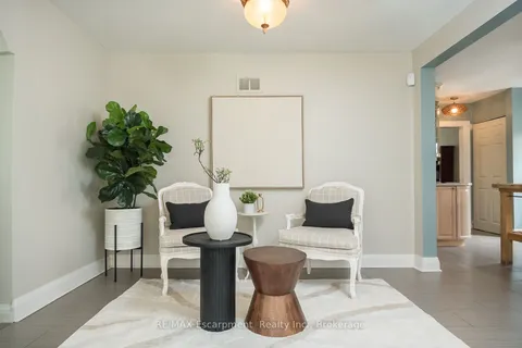 124 Lydia Avenue, ON L9T 2H1