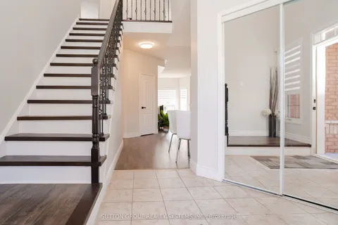3856 Edgecliffe Run, ON L5M 6N5