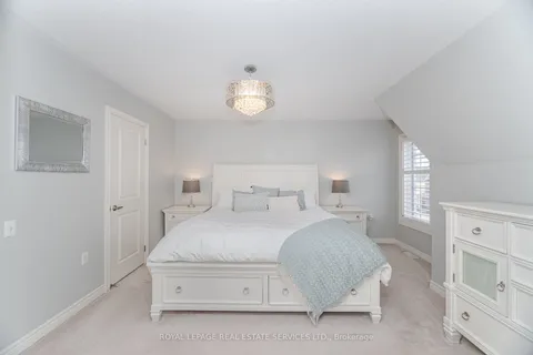 38 Meadowcreek Road, ON L7C 4A1