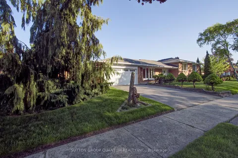 951 Streamway Crescent, ON L4Y 2P3