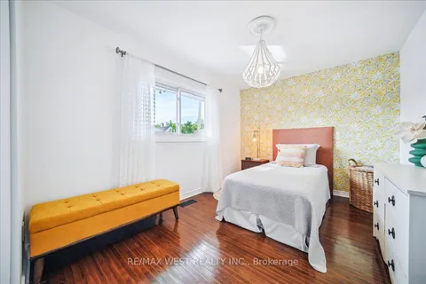 1215 Gripsholm Road, ON L4Y 2G8
