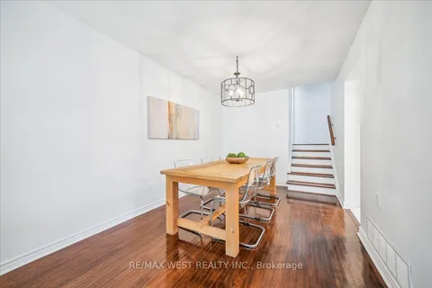 1215 Gripsholm Road, ON L4Y 2G8
