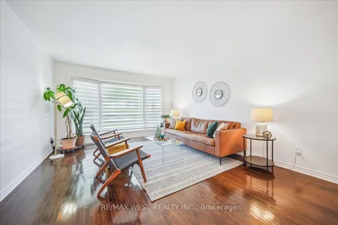 1215 Gripsholm Road, ON L4Y 2G8
