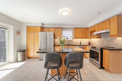 206 Van Scott Drive, Brampton, ON L7A 1V9