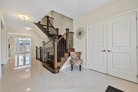5 Perth Street, ON L6Z 4P3