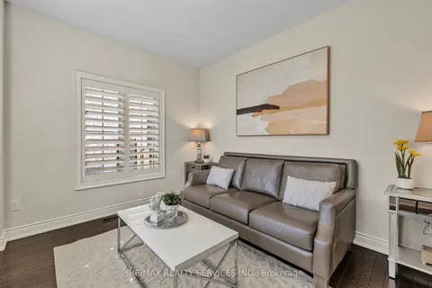 5 Perth Street, ON L6Z 4P3
