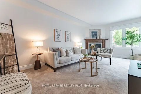 6792 Gracefield Drive, Mississauga, ON L5N 6T5
