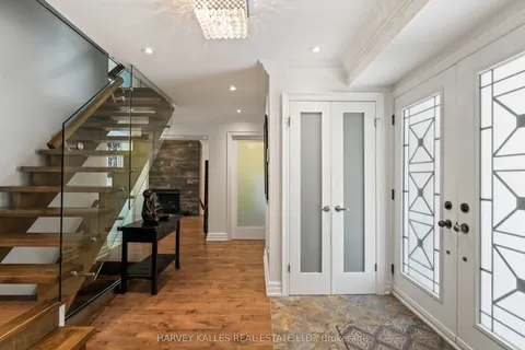 1268 Cermel Drive, ON L5H 3V4