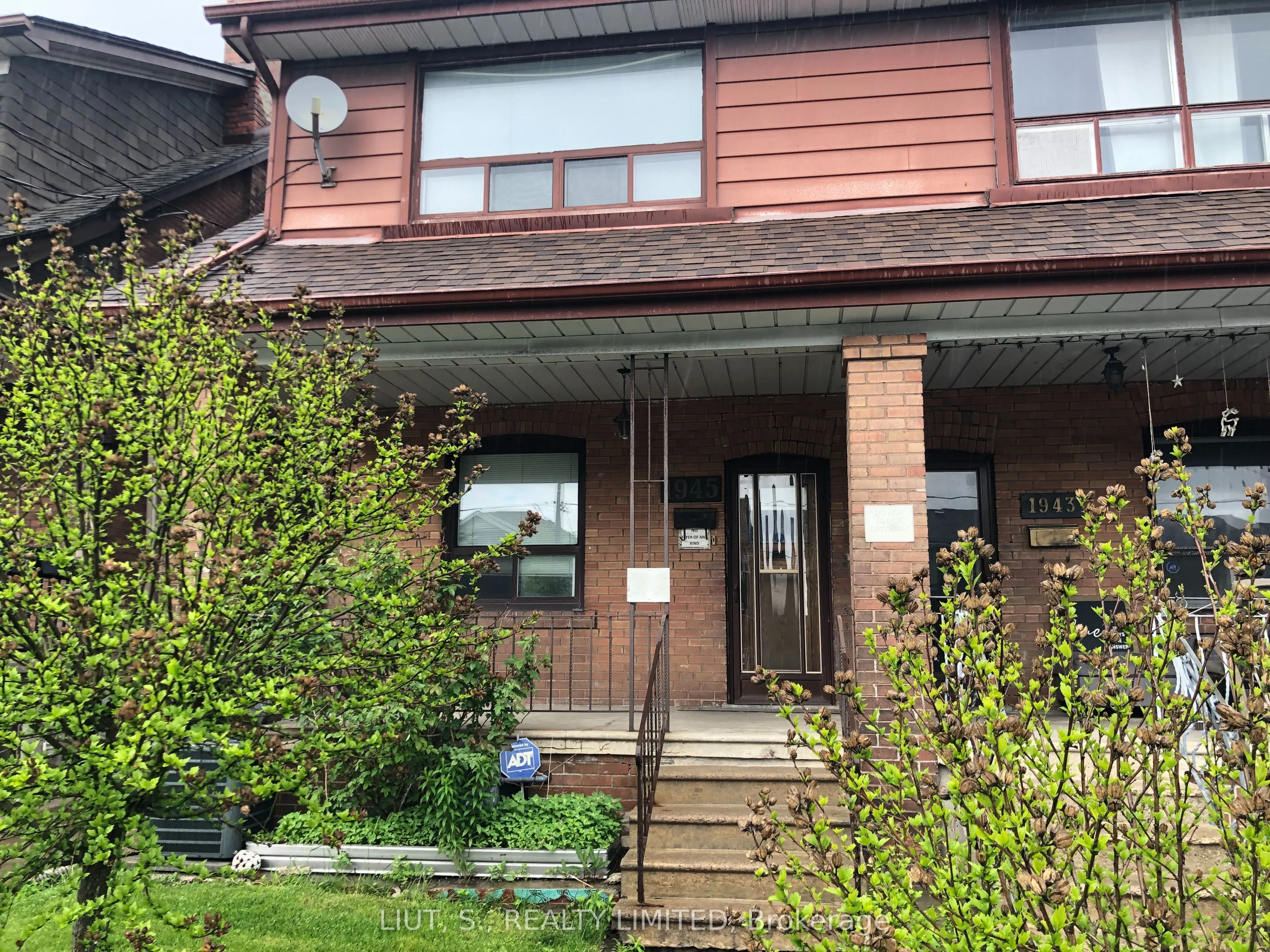 1945 Dufferin Street, ON M6E 3P8