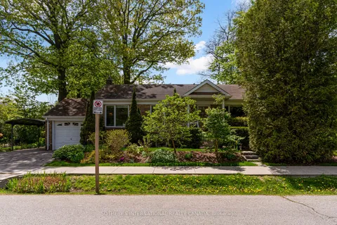 1226 Crossfield Bend, ON L5G 3P2