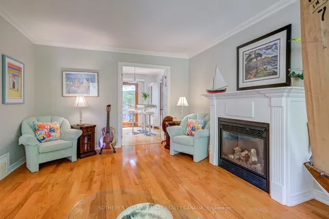 1226 Crossfield Bend, ON L5G 3P2