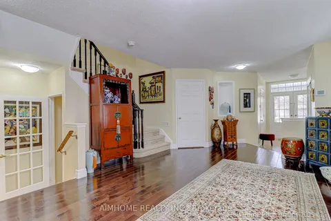 5872 Yachtsman Crossing Boulevard, ON L5M 6P1