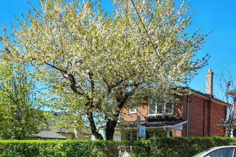 362 Silverthorn Avenue, ON M6M 3G8
