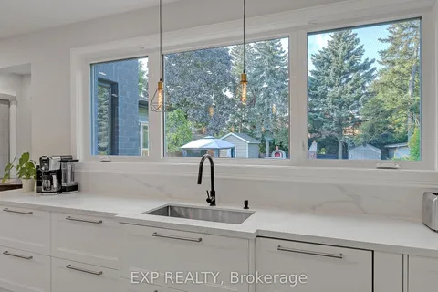 393 Burnhamthorpe Road, ON M9B 2A7
