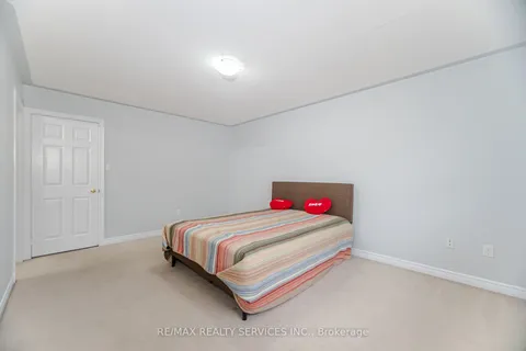 90 Crumlin Crescent, ON L6X 0Y4