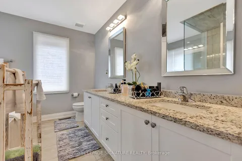 3921 Thomas Alton Boulevard, ON L7M 1A2