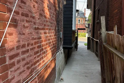 1377 King Street, ON M6K 1H4