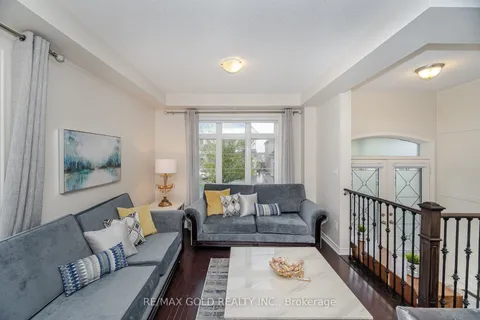 37 Observatory Crescent, ON L6P 4H9
