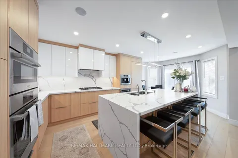 3326 Dovetail Mews, ON L5L 5E8