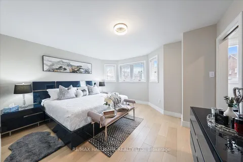 3326 Dovetail Mews, ON L5L 5E8