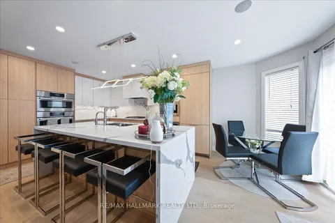 3326 Dovetail Mews, ON L5L 5E8