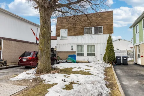 3 Haley Court, ON L6S 1N6