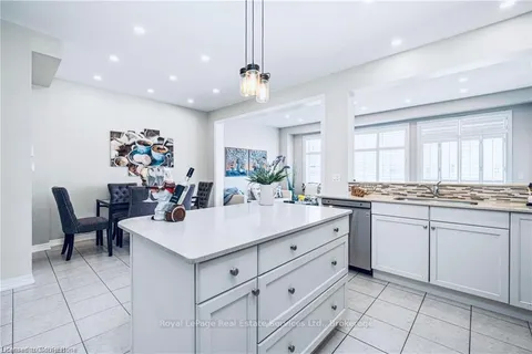 106 HANSON Crescent, ON L9T 8L5